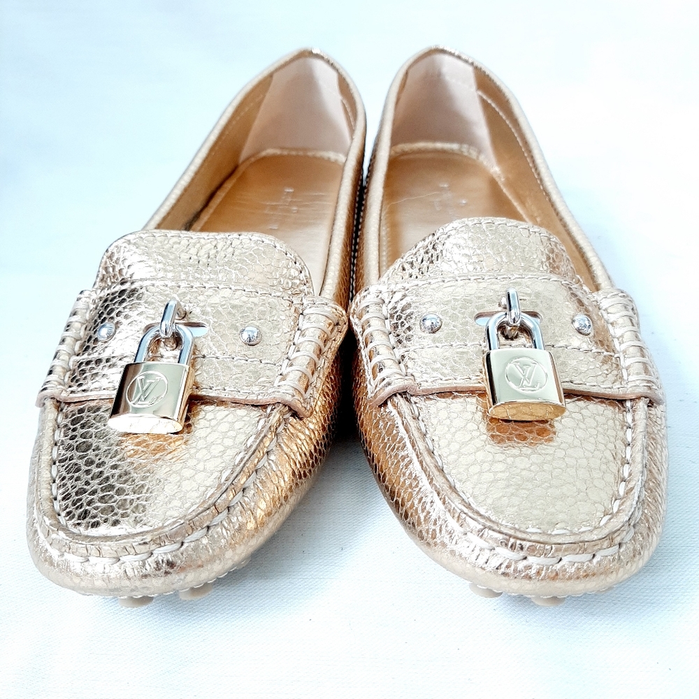 Louis Vuitton authentic NWOT gold lock loafers - Picture 4 of 9